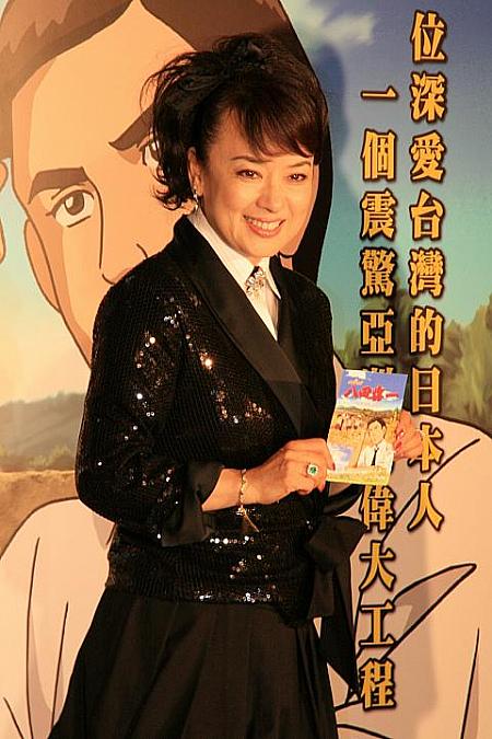 台南がご出身のジュディ・オングさんも応援にかけつけました。
